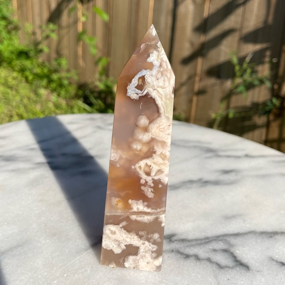 Flower Agate Tower/ Cherry Blossom Agate Tower - Picture 2 of 4